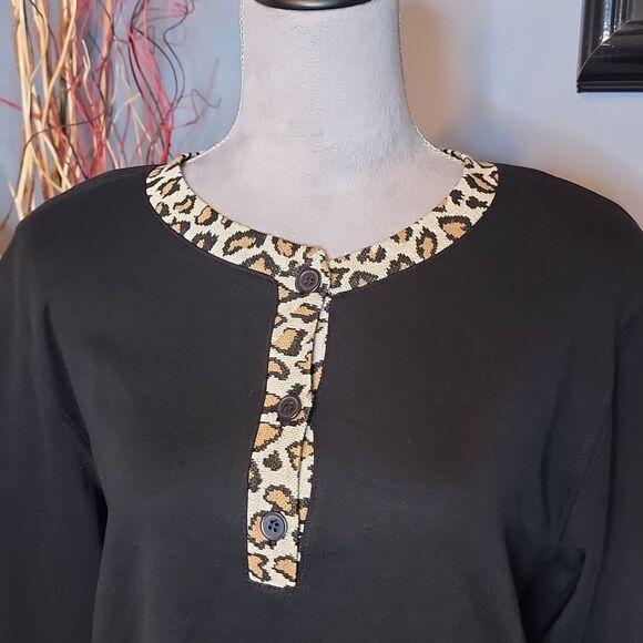 Cathy daniels Long Sleeve Henley Top Exotic Black Size Medium NWT - Picture 2 of 15